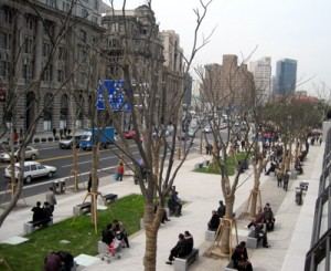 http://www.2point6billion.com/news/wp-content/uploads/2010/03/Bund-III-300x245.jpg